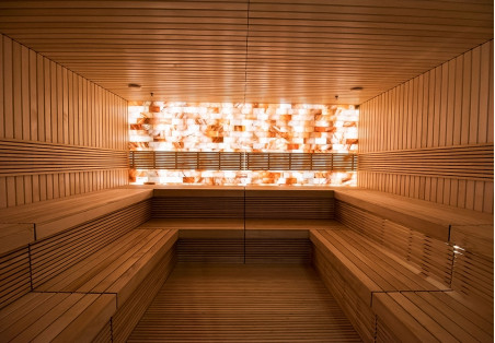 Sauna: zdravotné prínosy, riziká a prevencia