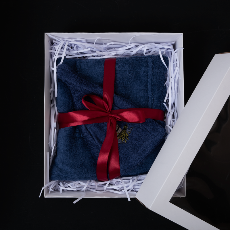 Darčeková sada pre Neho - MODRÁ, 55x150 cm, v darčekovej krabičke. Zástera a klobúk do sauny