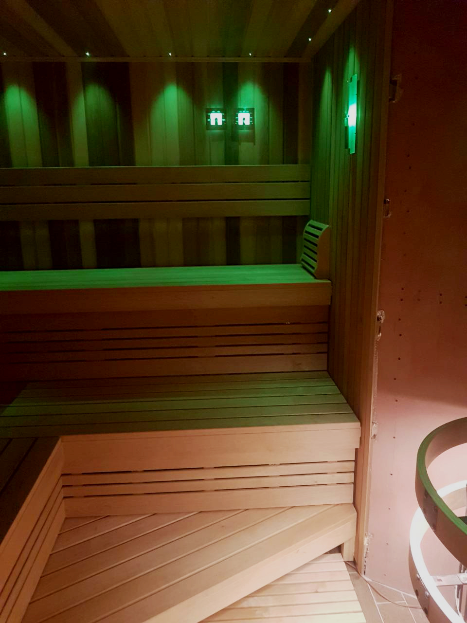 Sauna s jelšovým a kanadským cédrovým drevom