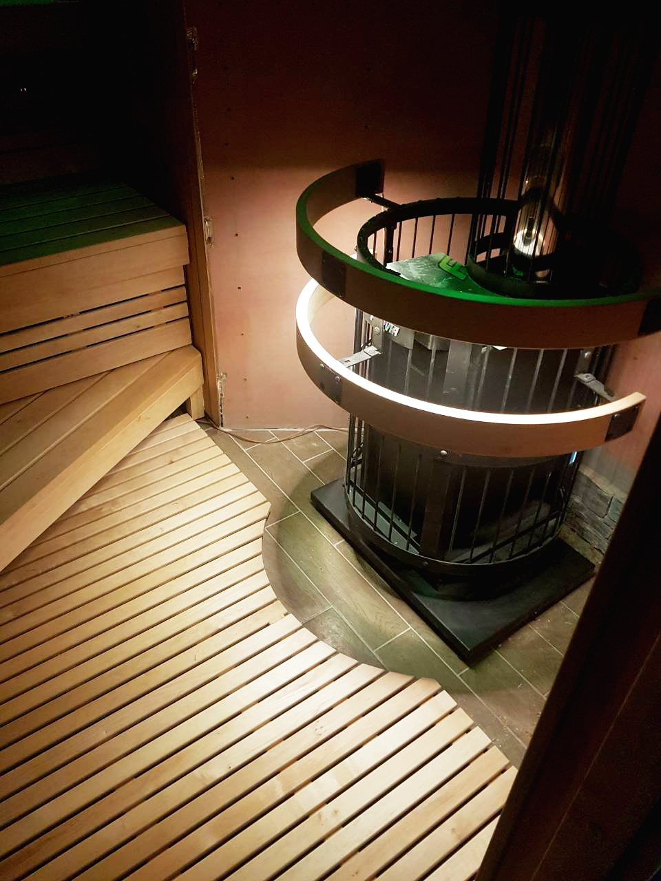 Sauna s jelšovým a kanadským cédrovým drevom
