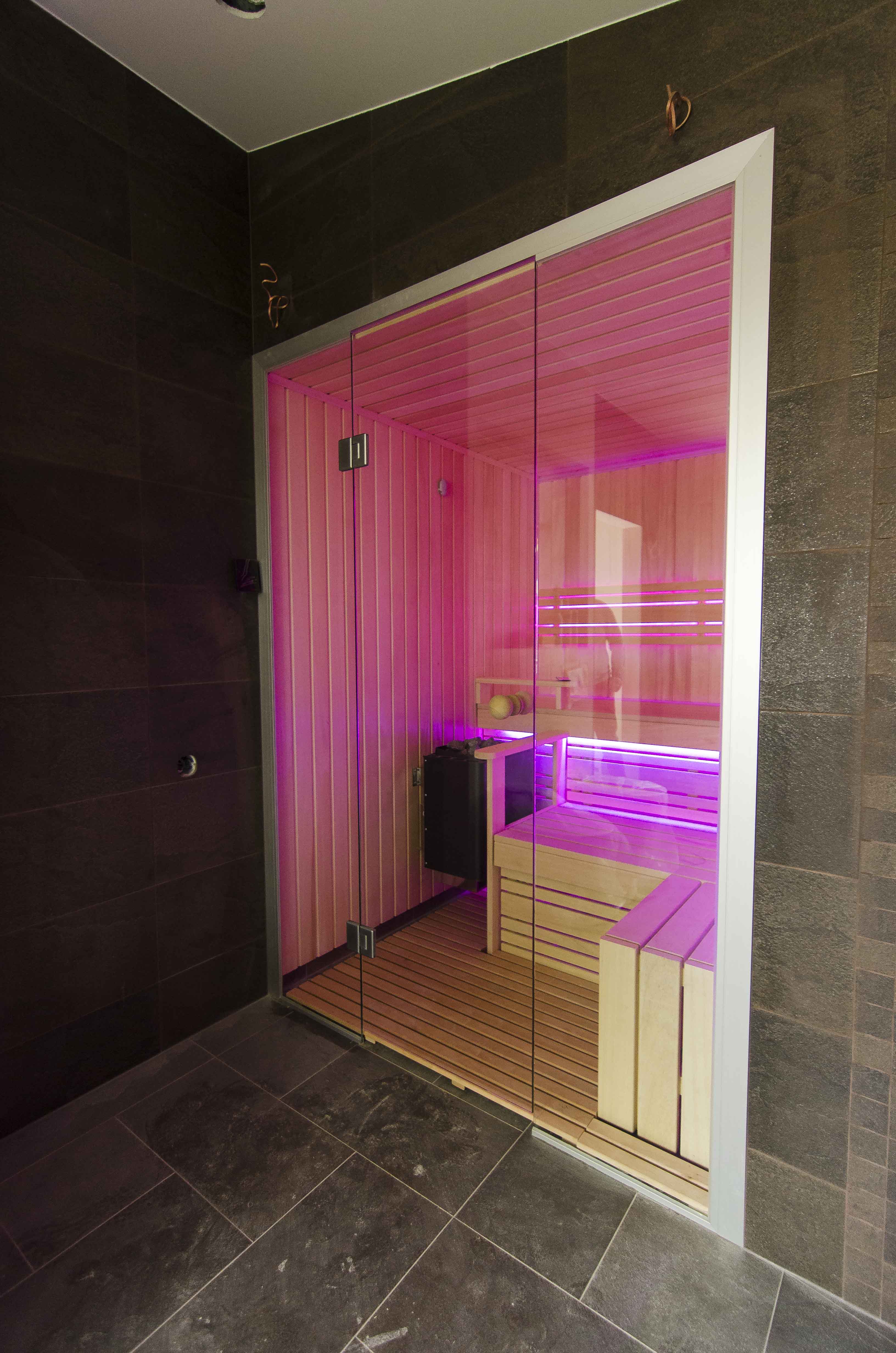 Sauna s farebným LED osvetlením a ozvučením